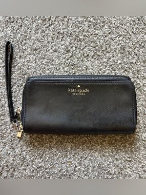 Kate spade Staci large wristlet